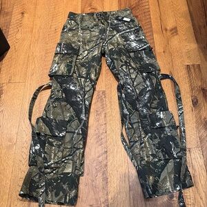 NWT Fashion Nova Cargo pants size small
